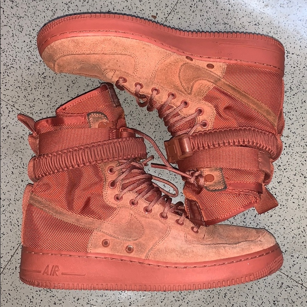Nike Special Field Peach Colorway.